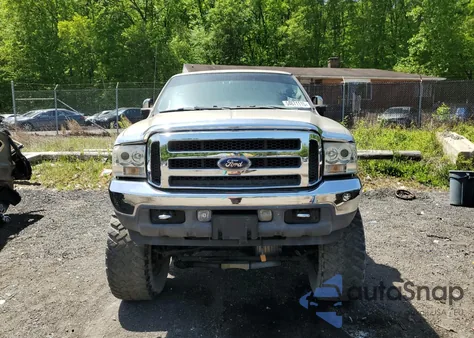 2004 Ford Excursion Limited z USA, uszkodzony, nr VIN 1FMSU43P44EC04527